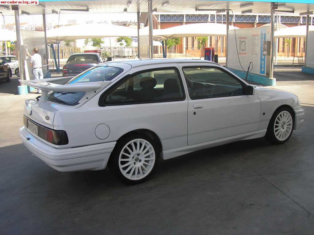 Ford sierra xr4 con estetica del cosworth