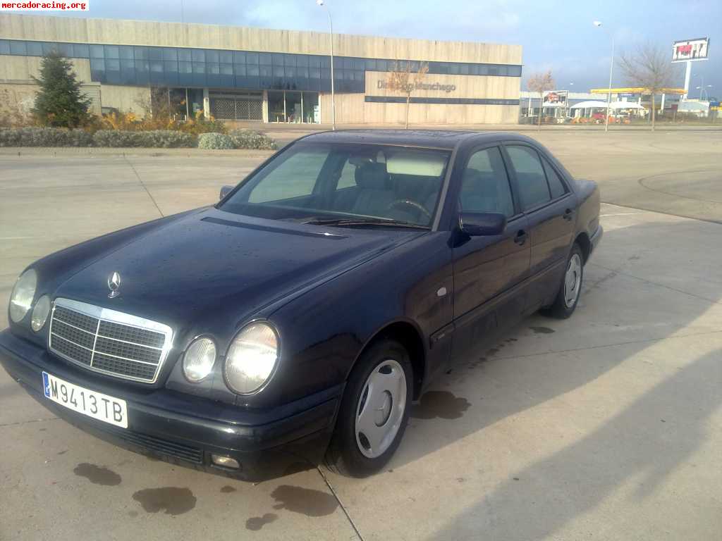 Mercedes serie e 230 se vende o cambio por coche pequeño gas