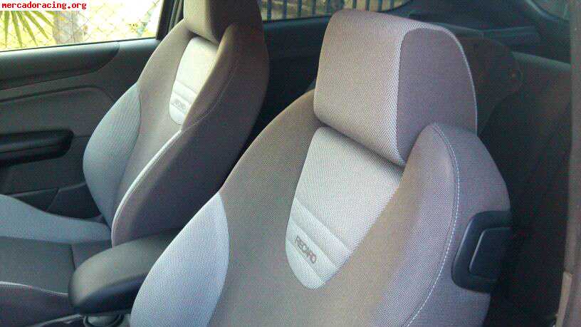 Vendo focus st 225