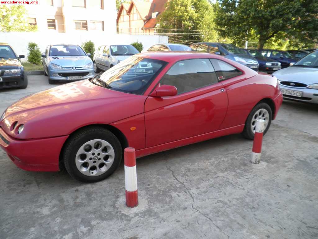 Se vende o se cambia alfa romeo gtv