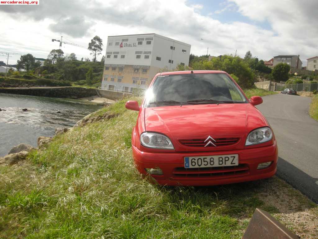 Vendo saxo 16v rojo.