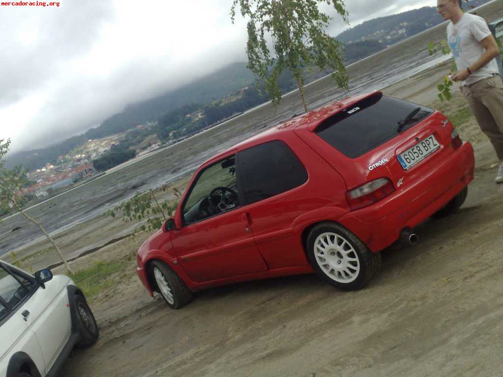 Vendo saxo 16v rojo.