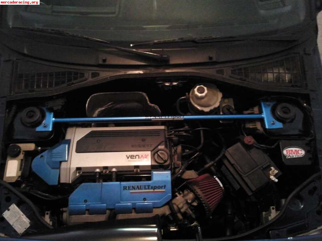 Renault clio williams .
