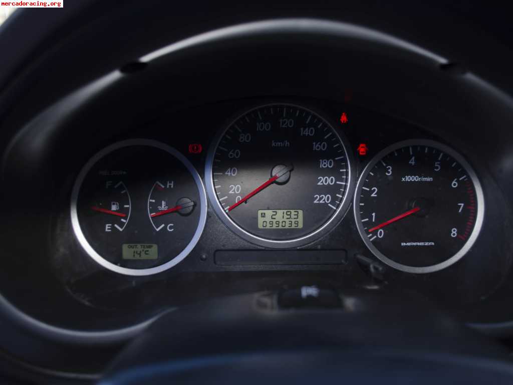 Se vende subaru impeza 2.0 ve 125 cv 8000 euros negociables.