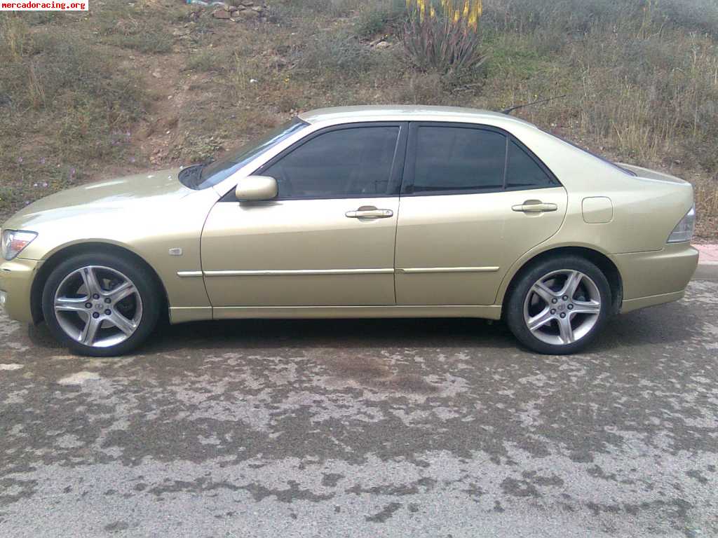 Lexus is 200 6 cilindros, 6 velocidades, 155cv ó cambio x gs