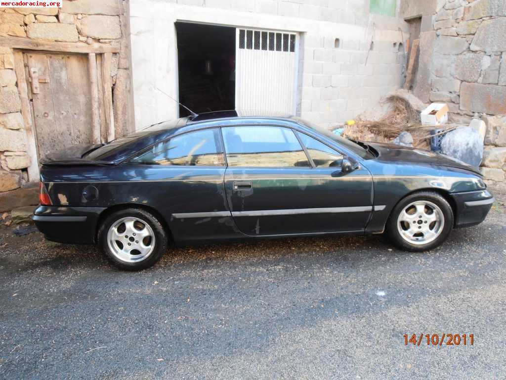 Se vende o cambia opel calibra