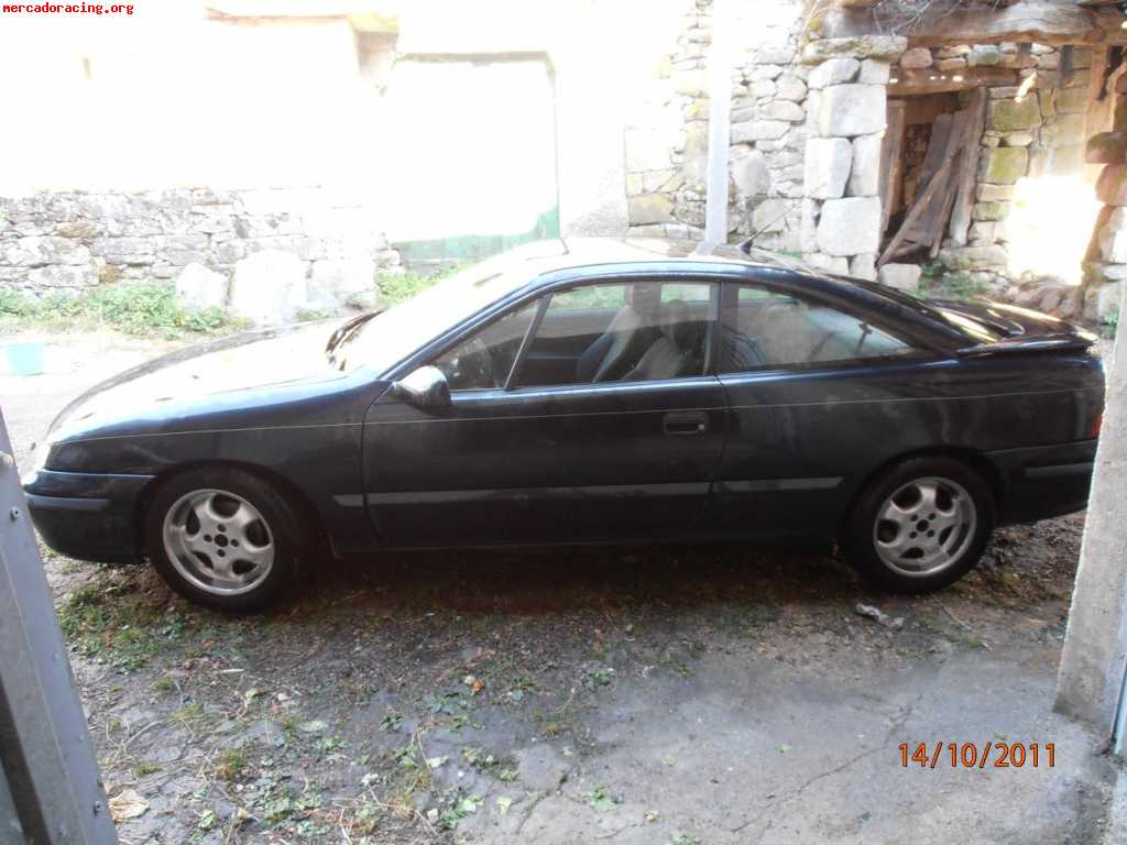 Se vende o cambia opel calibra