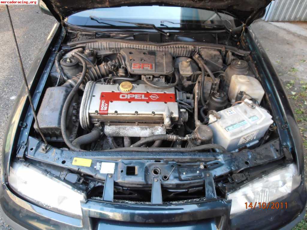 Se vende o cambia opel calibra