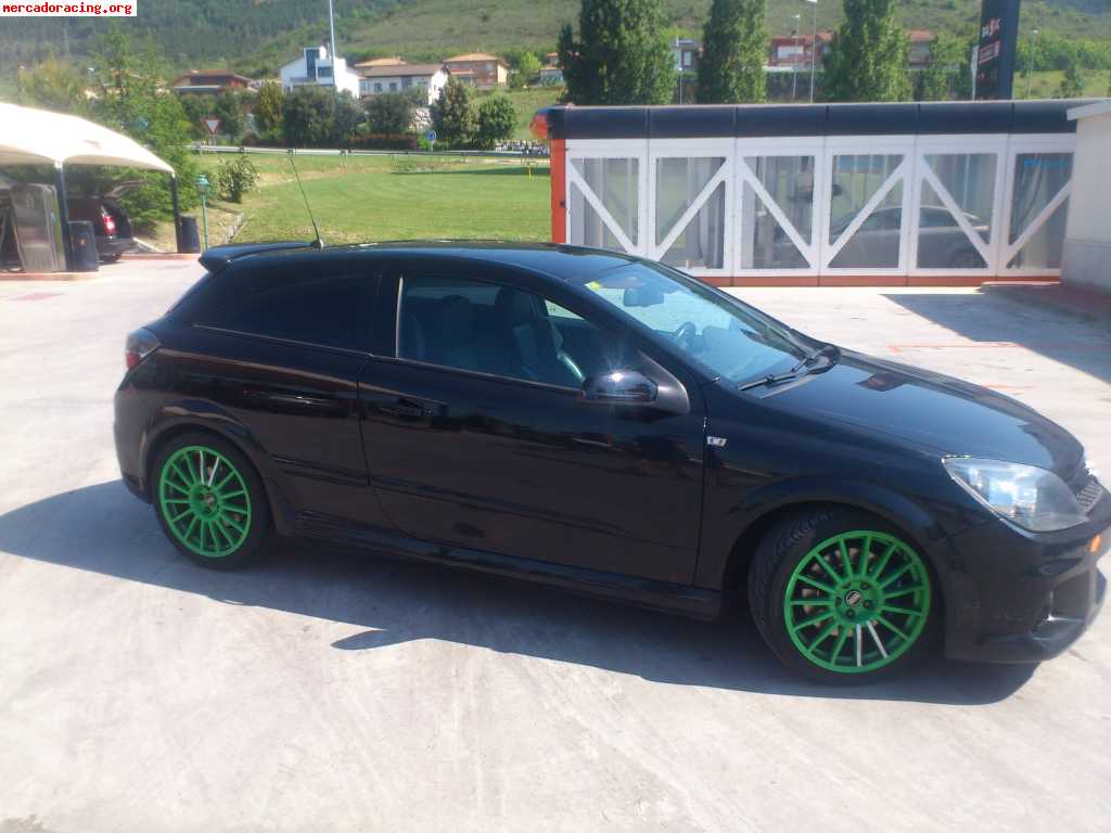 Se vende o se cambia por coche con bola remolque