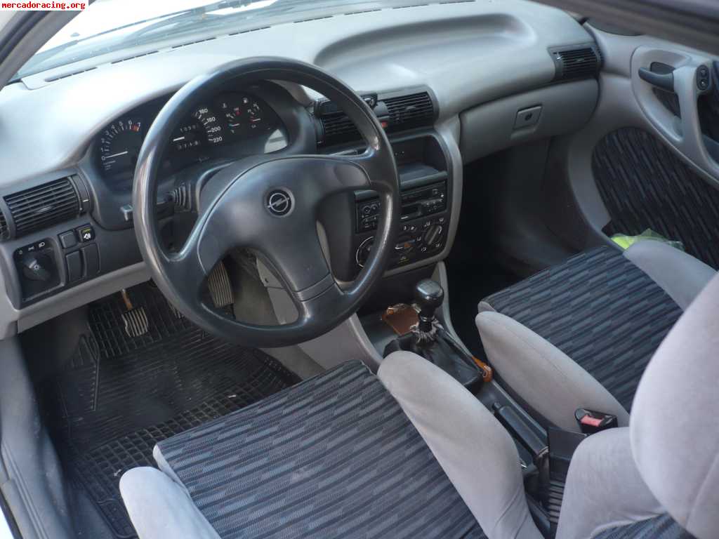 Opel astra 850€