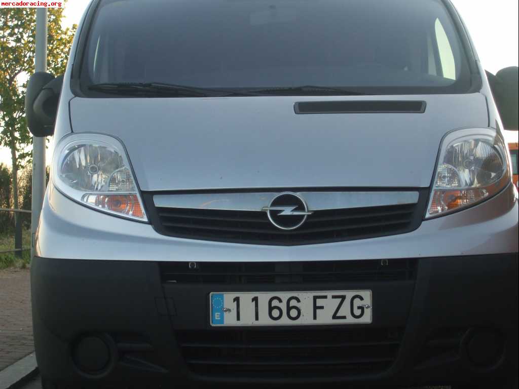 Opel vivaro larga 9 plazas    57000km    año 2008    8900e