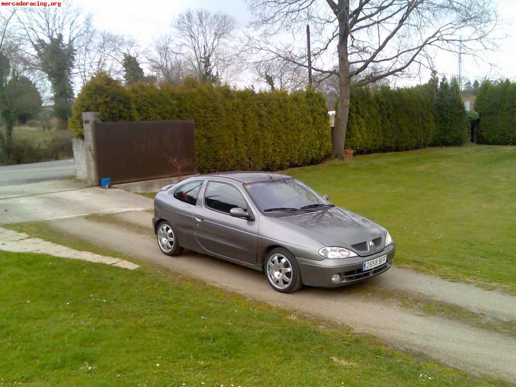 Renault megane coupe 1.6 16 v 2000€