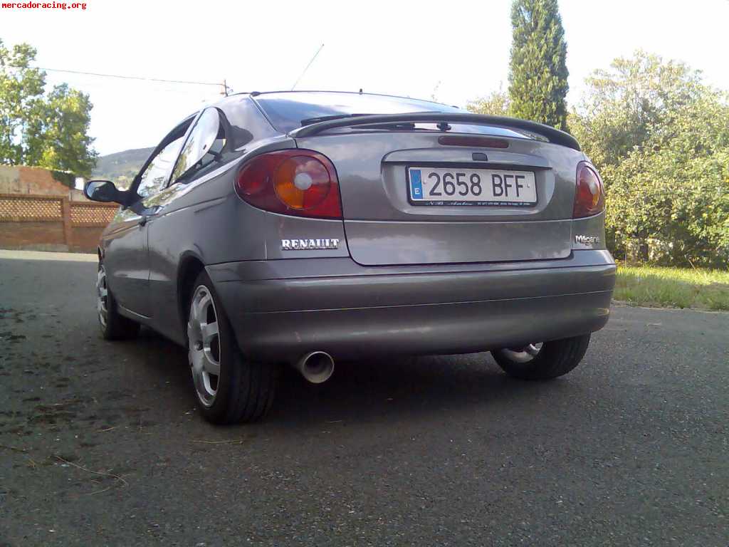 Renault megane coupe 1.6 16 v 2000€