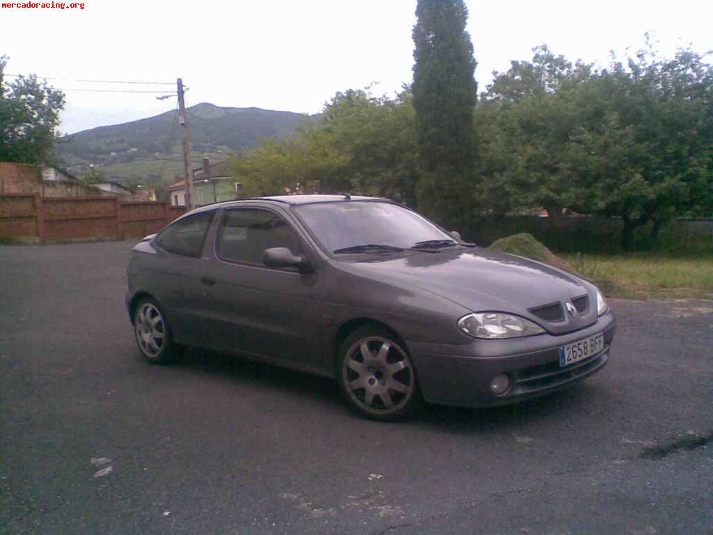 Renault megane coupe 1.6 16 v 2000€