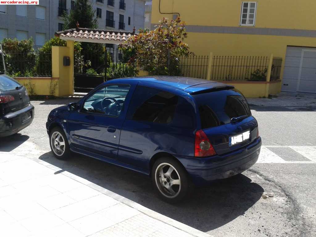 Vendo clio 2 fase 1 año 2001 1.4 16v 1900€