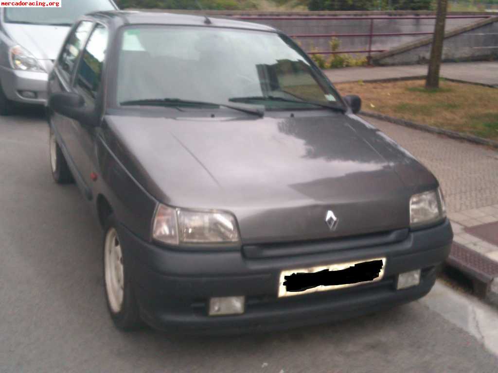 Se vende renault clio 1.4s