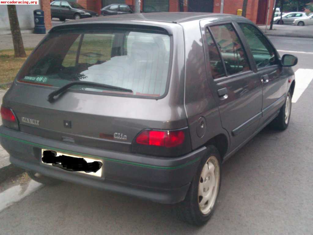 Se vende renault clio 1.4s