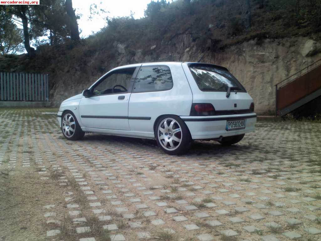 Clio 1.8 16v 3500€