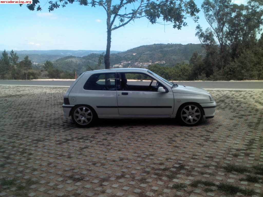 Clio 1.8 16v 3500€