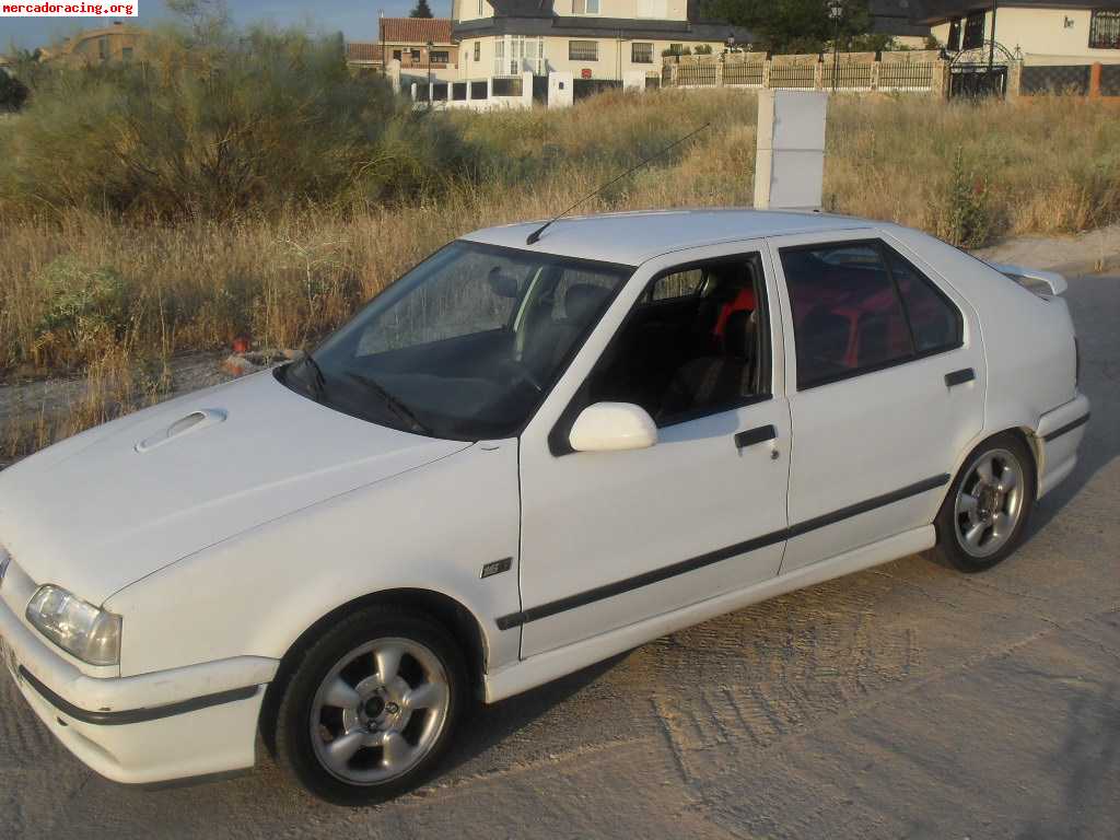 Vendo r19 16v f2 para restaurar o piezas
