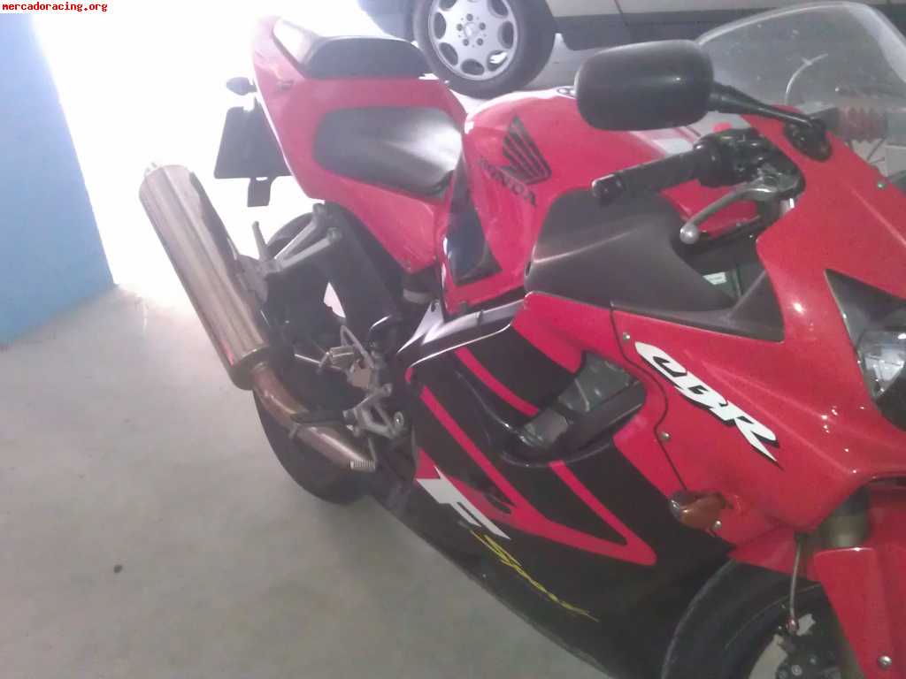 Vendo o cmabio honda cbr f sport de 600cc,limitada