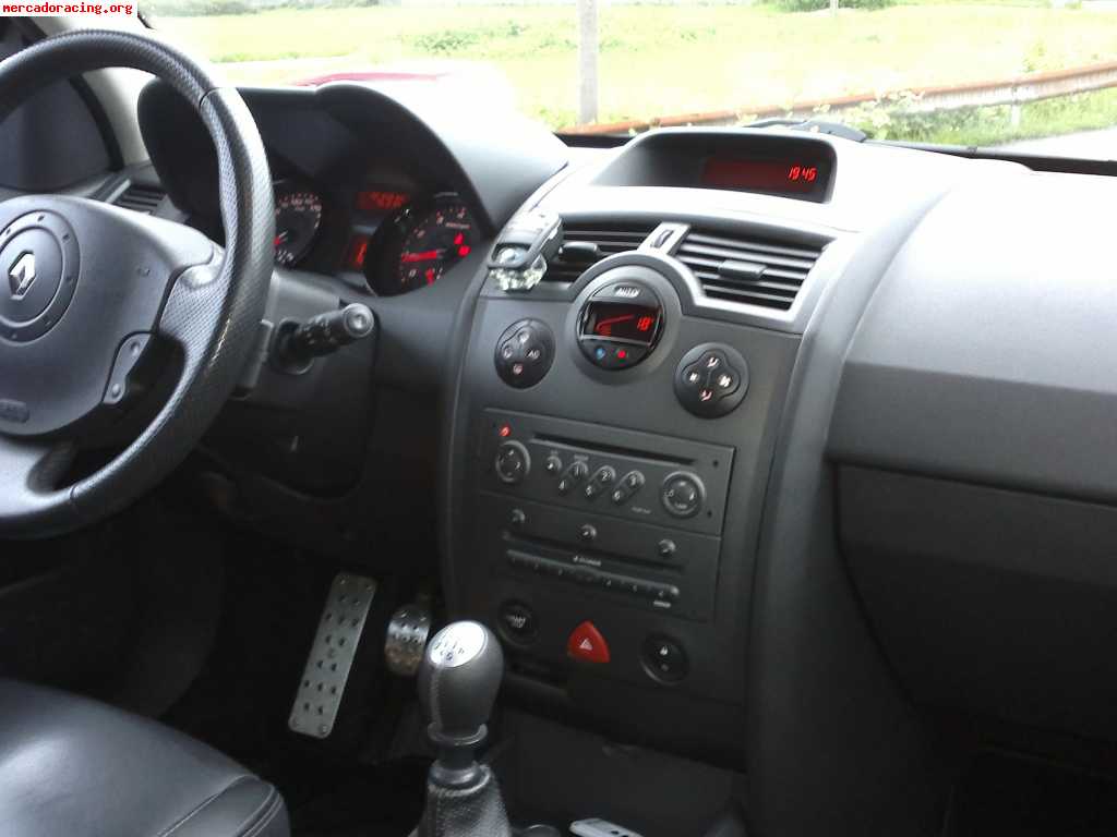 Se vende megane sport ( 225 cv. ) 5p.