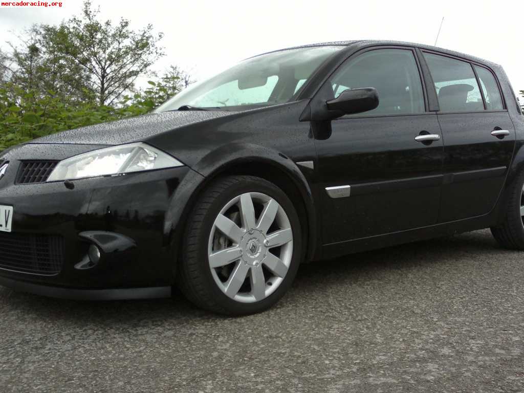 Se vende megane sport ( 225 cv. ) 5p.