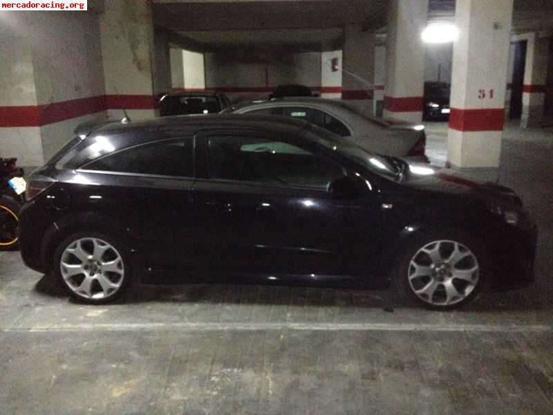 Se vende o cambia astra opc.