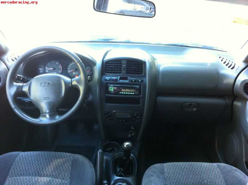 Hyundai santa fe crdi gls.  4700€ a coruña