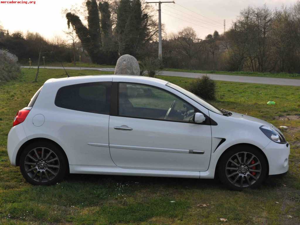 Renault clio sport r27 f1 team