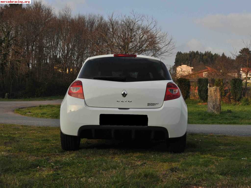 Renault clio sport r27 f1 team