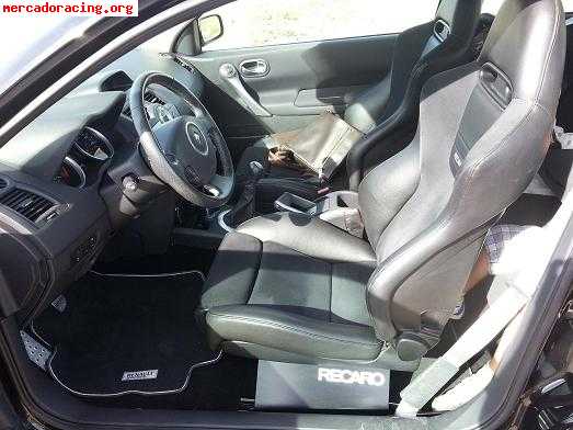Vendo megane f1 team r26-10.000 euros