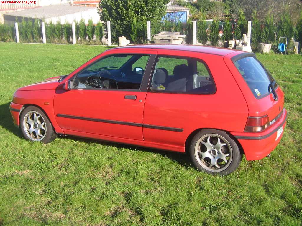 Clio 16v año 91.  4500eu negociables