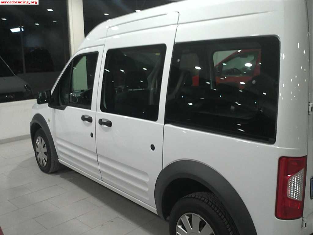 Se vende ford touneo connect año 2010 con 42000km