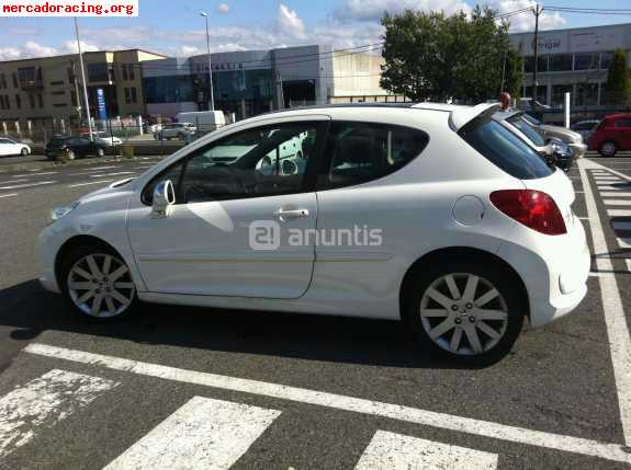 Se vendé peugeot blanco 