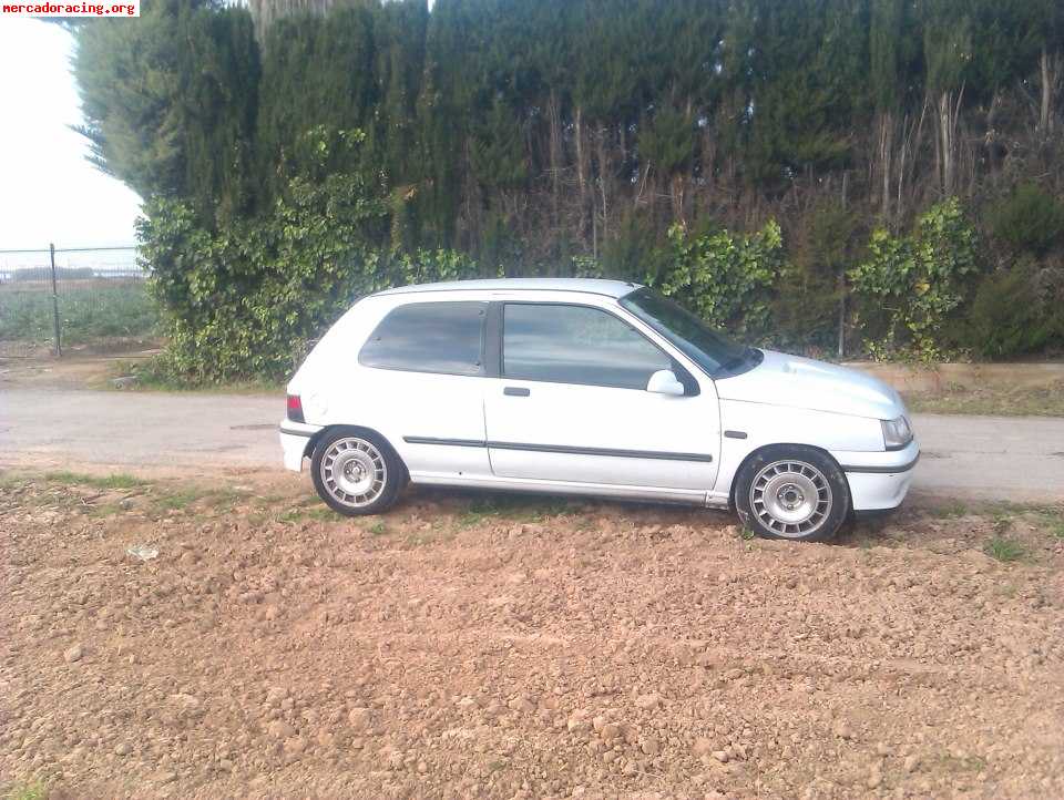 Se vende clio 1.8 16v
