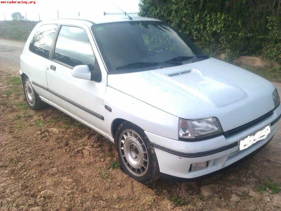 Se vende clio 1.8 16v