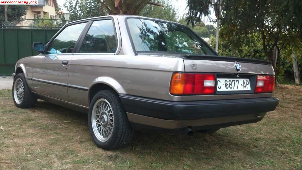 Se vende bmw e30 316i con 66.500 km 