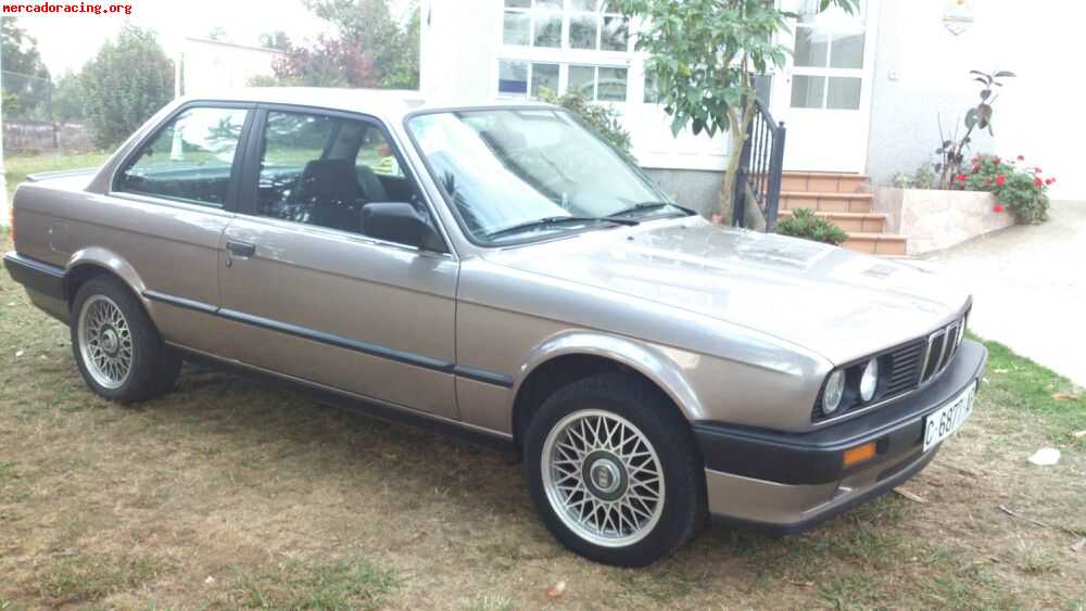 Se vende bmw e30 316i con 66.500 km 