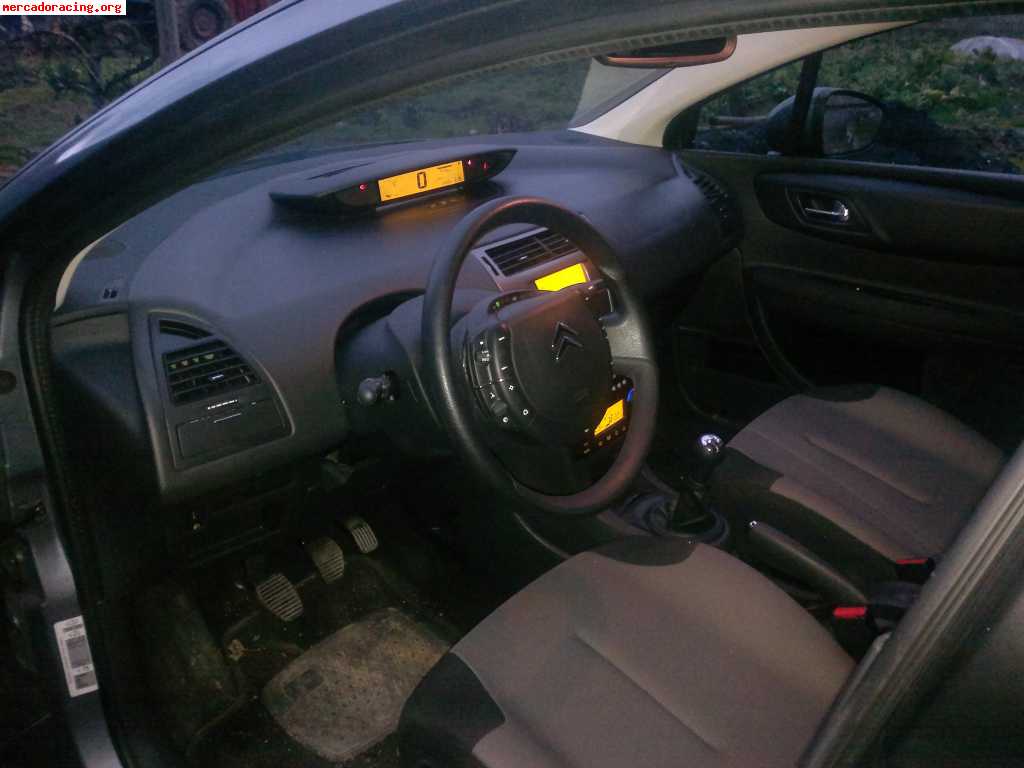 Se vende citroen c 4, muy muy nuevo 