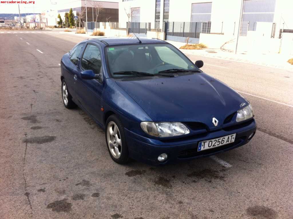 Renault megane 2.0 16v 700 euros