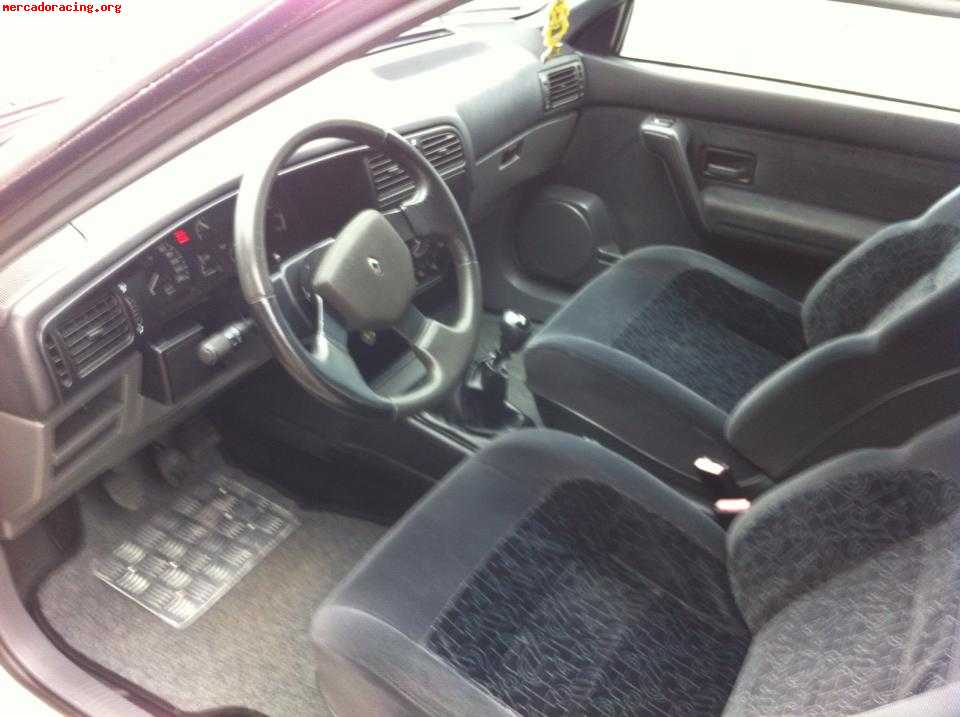 Vendo renault 19  16 v rsi  2100 € negociables