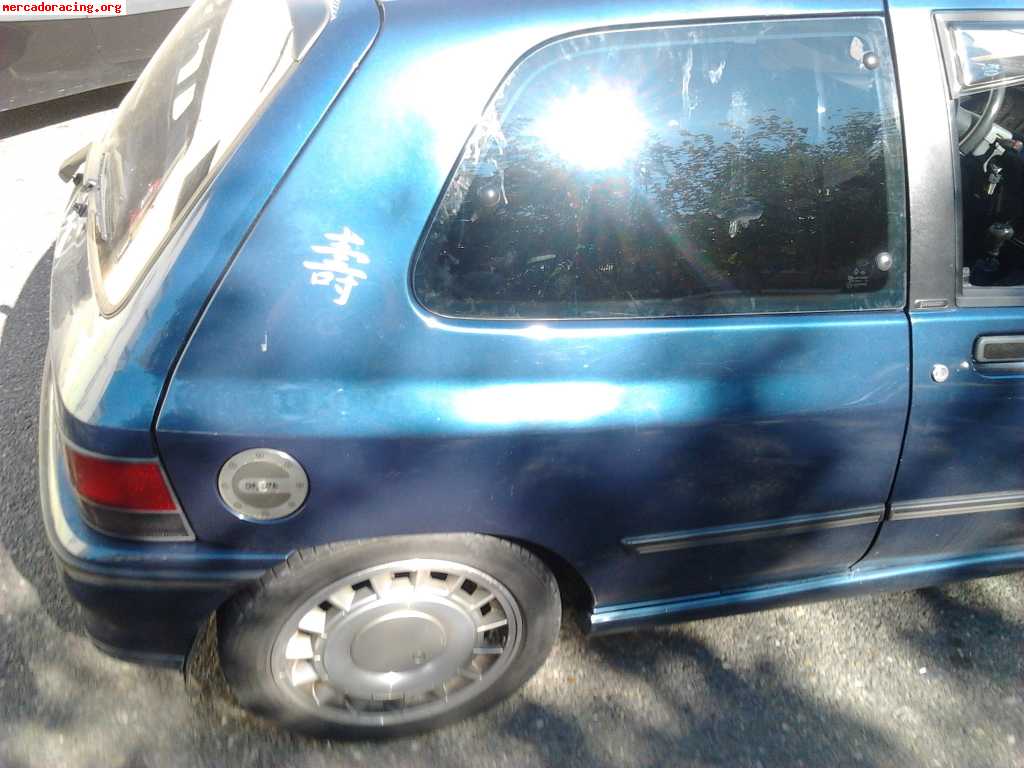 Clio 16v 82000kms reales 1900e urge venta.