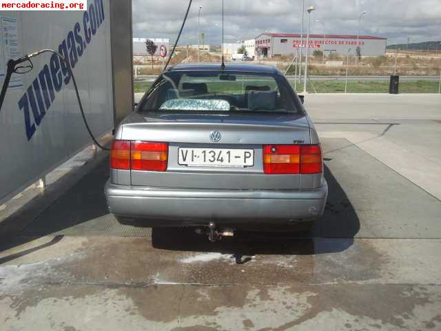 Se vende o se cambia  passat tdi 90cv limusine