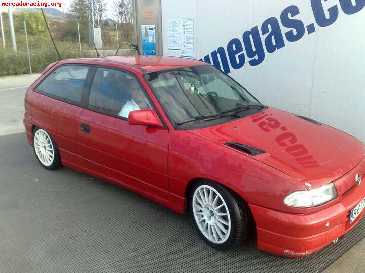 Se vende o se cambia astra gsi 16v 