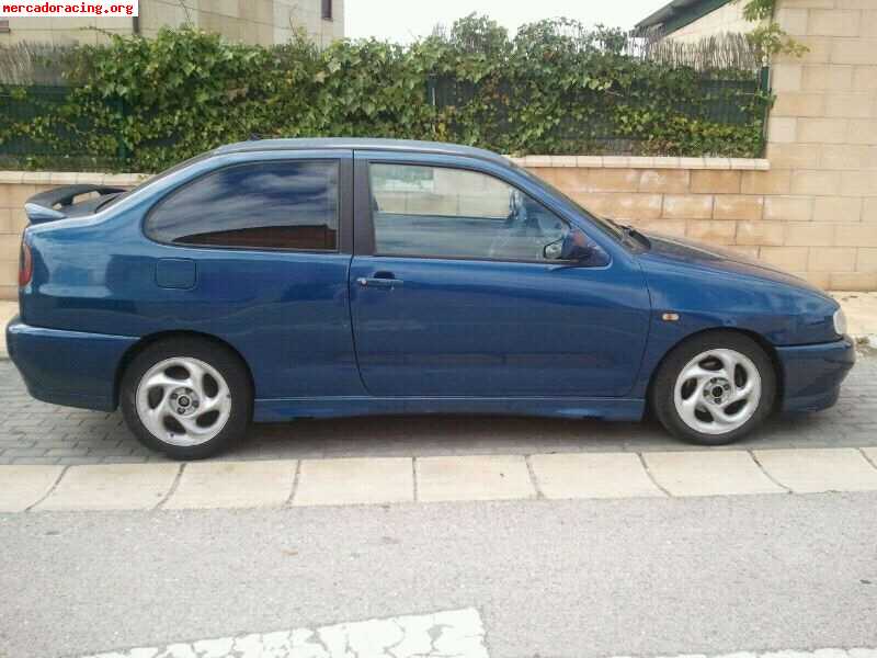 Seat cordoba 90 cv diesel impecable 900euros!!!!