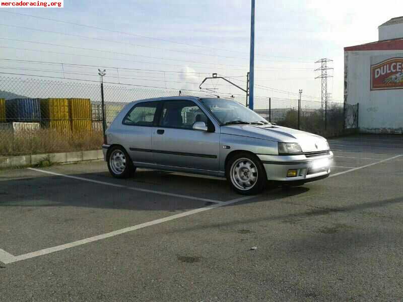 Renault clio.16v