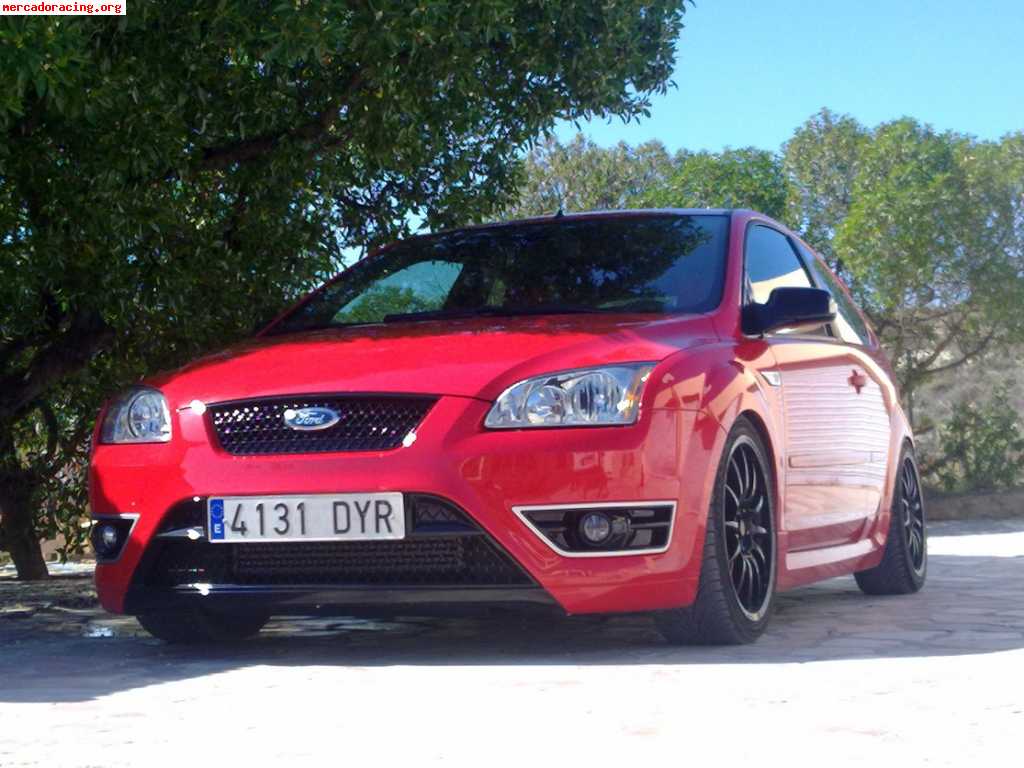 Se vende focus st implecable con solo 39700km.