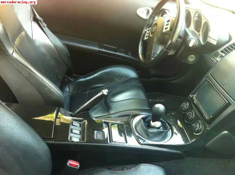 Se vende o cambia nissan 350z
