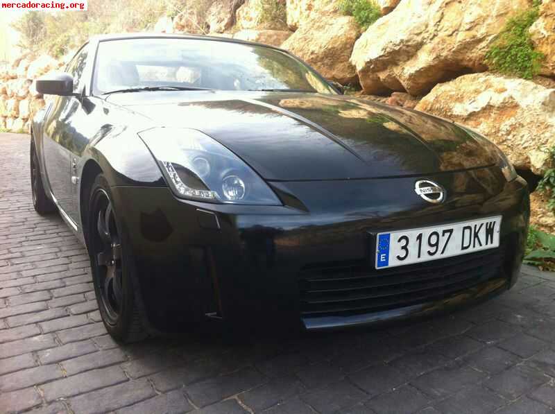 Se vende o cambia nissan 350z